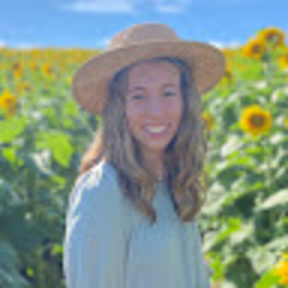 Meet your Posher, Claire